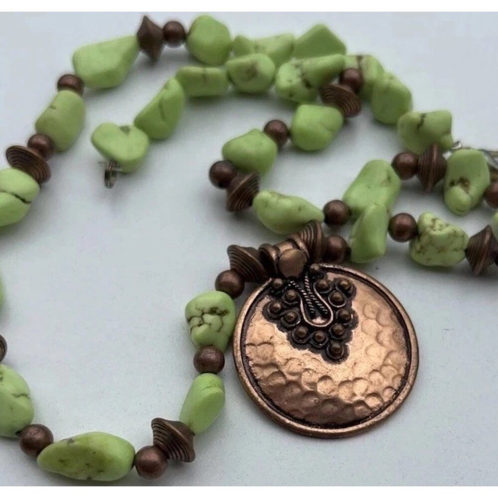 Vintage Chunky Natural Lime Green With Nickel Turquoise Boho Necklace Size 21” - Picture 11 of 15